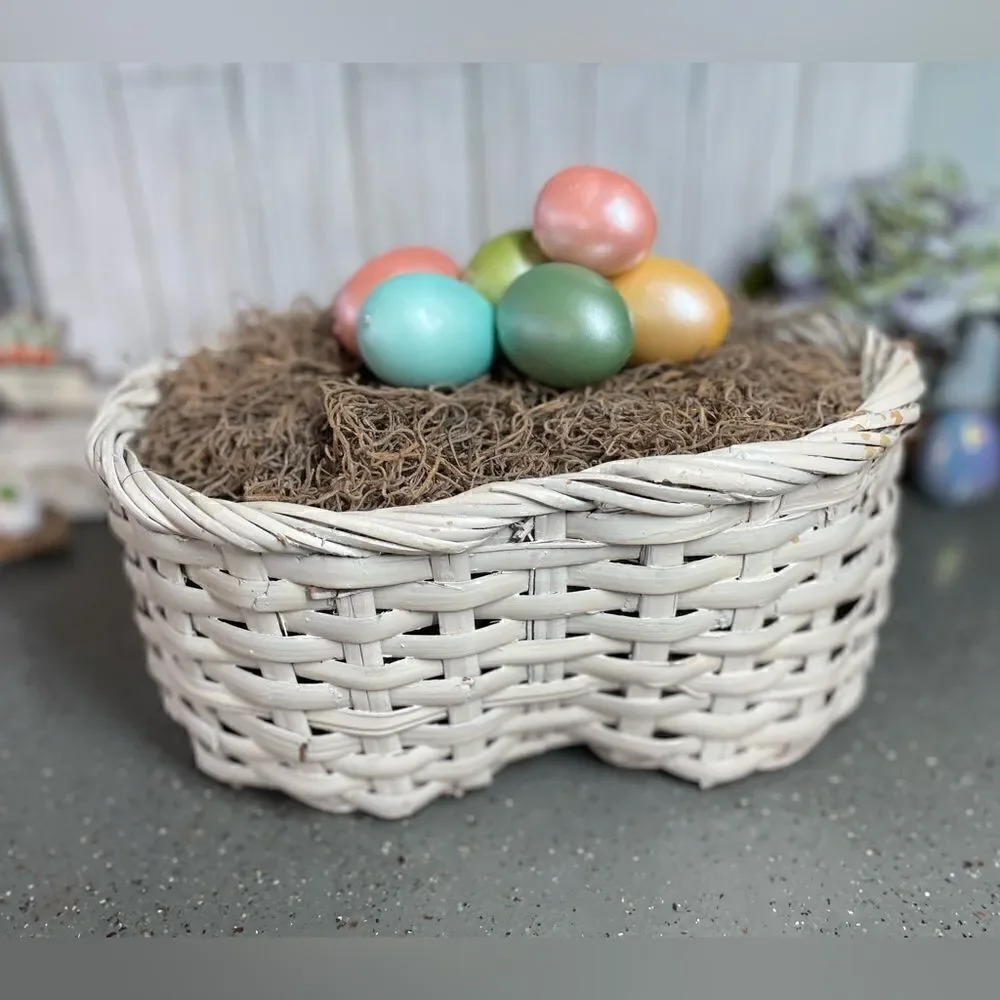 12” Basket! White, Infinity Shape No Handle Prefilled with Moss EPC